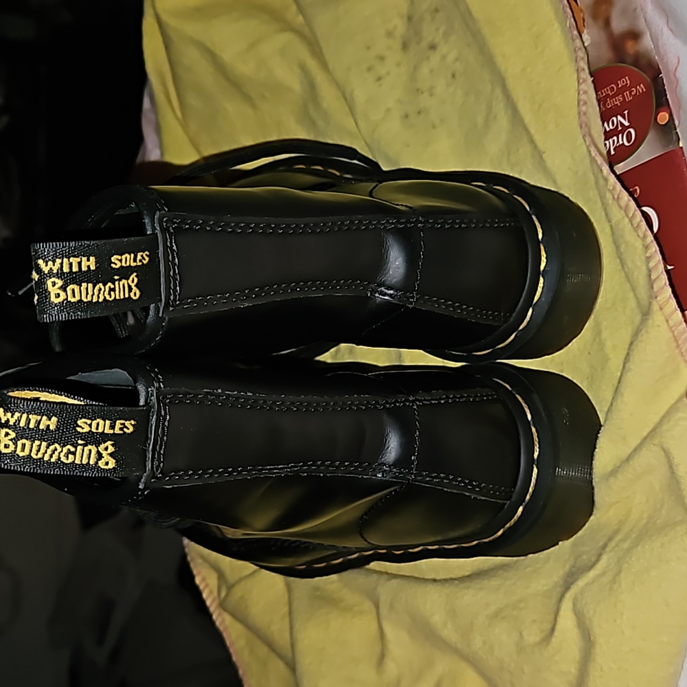 Doc Marten boots - Picture 7 of 11